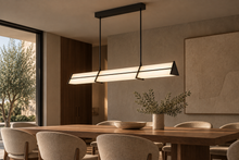 Cargar imagen en el visor de la galería, Lámpara Kriangle 120 cm de Grupo Arta en ambiente de comedor
