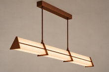 Cargar imagen en el visor de la galería, Lámpara Kriangle 120 cm en Krion Beige Marfil y estructura corten, estudio
