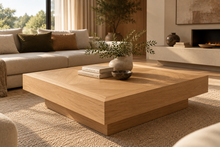 Cargar imagen en el visor de la galería, Mesa baja en roble natural en ambiente de salón
